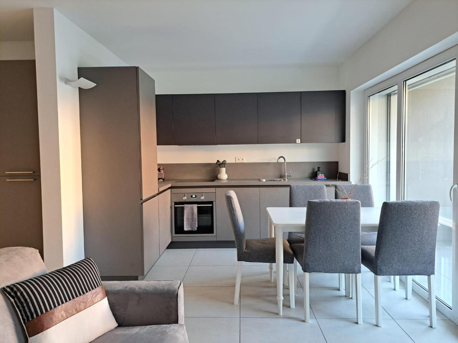 Urban Residence By Quokka 360 - Modern Apartments In Лугано Екстериор снимка