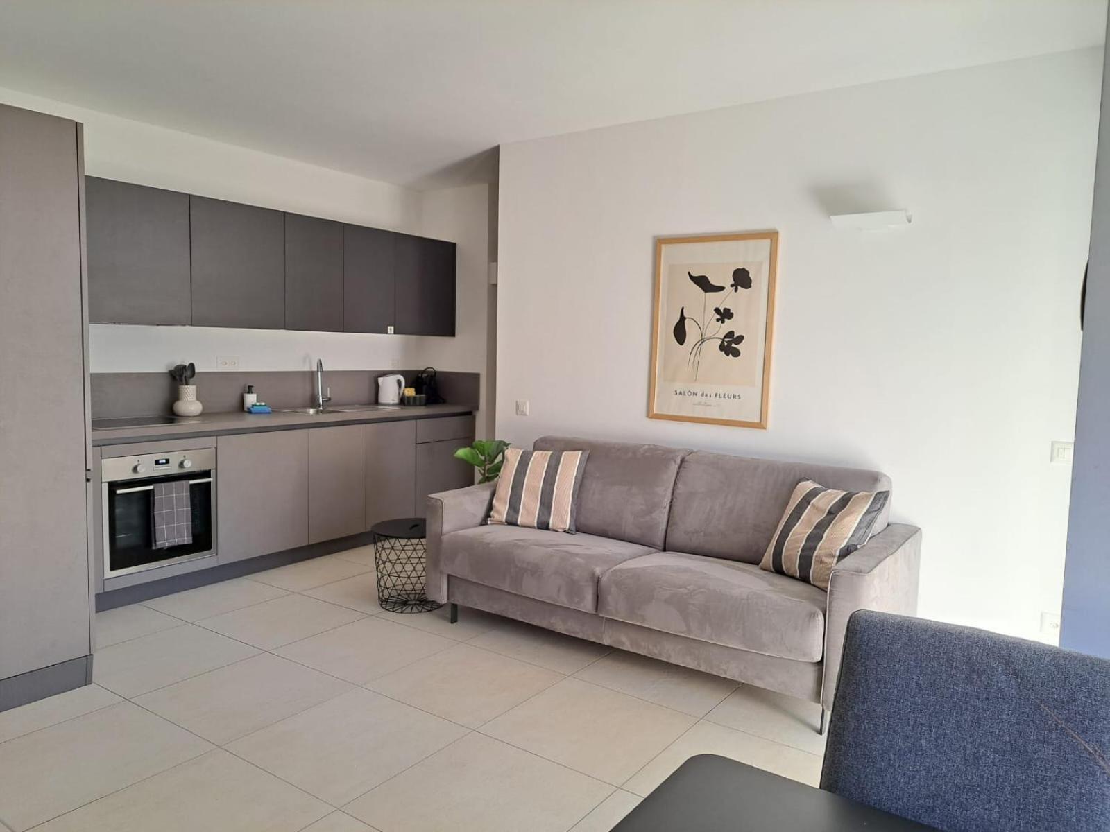 Urban Residence By Quokka 360 - Modern Apartments In Лугано Екстериор снимка